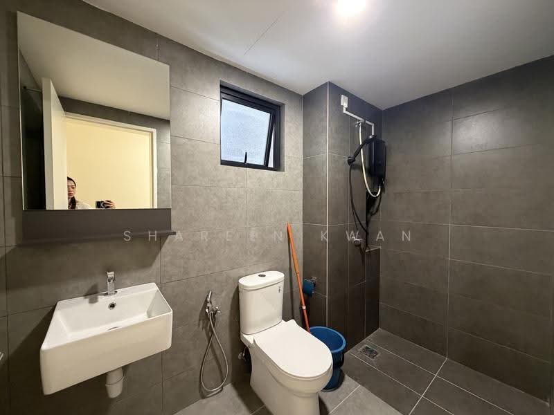 Kondominium untuk Disewa di D'Terra Residences - Shareen Kwan - Bathroom - PropertyGuru.com.my