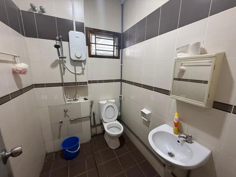 Rumah Teres 2-Tingkat untuk Disewa di Taman Nusa Idaman (Iskandar Puteri (Nusajaya)) - Mandy Goh Siew Li - Bathroom - PropertyGuru.com.my