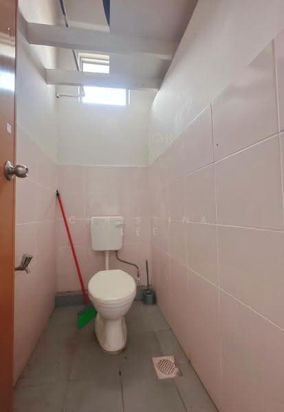 Shop for Sale in Gangsa Jaya (Durian Tunggal) - Christina Lee - Bathroom - PropertyGuru.com.my