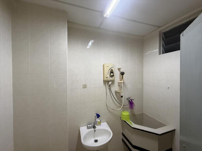 Pangsapuri untuk Disewa di Irama Villa - Ryan Foong - Bathroom - PropertyGuru.com.my