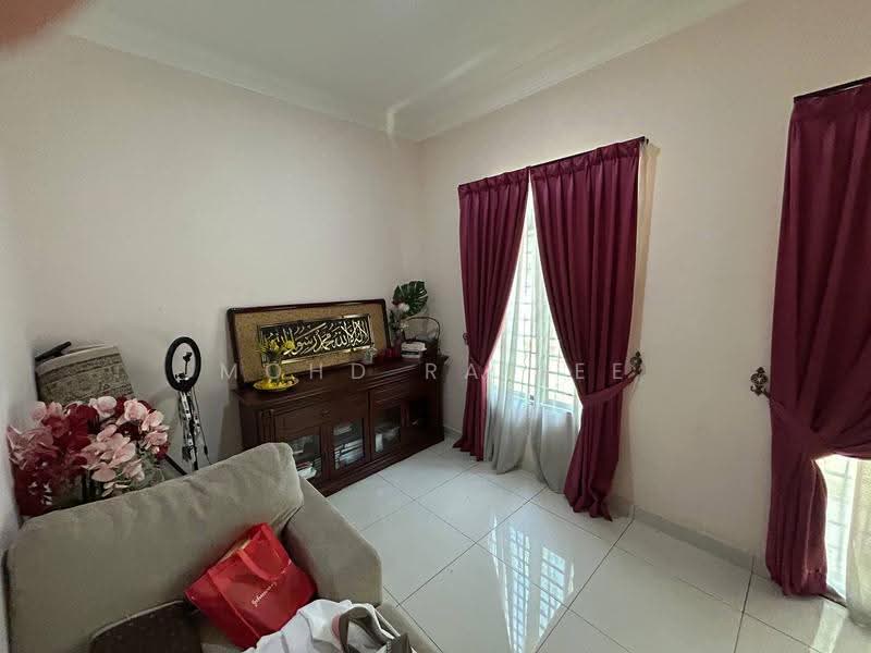 Rumah Berkembar untuk Dijual di Bandar Baru Bangi (Selangor) - Mohd Rafiee - Living Room - PropertyGuru.com.my