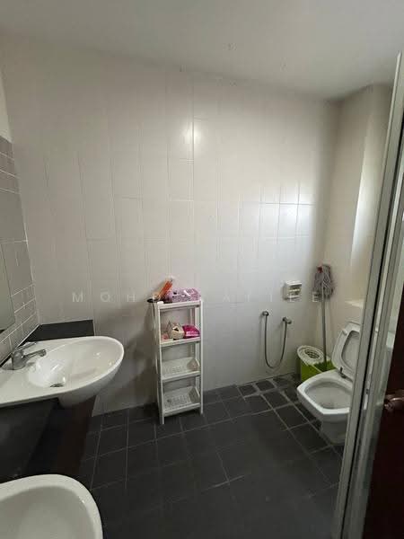Rumah Berkembar untuk Dijual di Bandar Baru Bangi (Selangor) - Mohd Rafiee - Bathroom - PropertyGuru.com.my