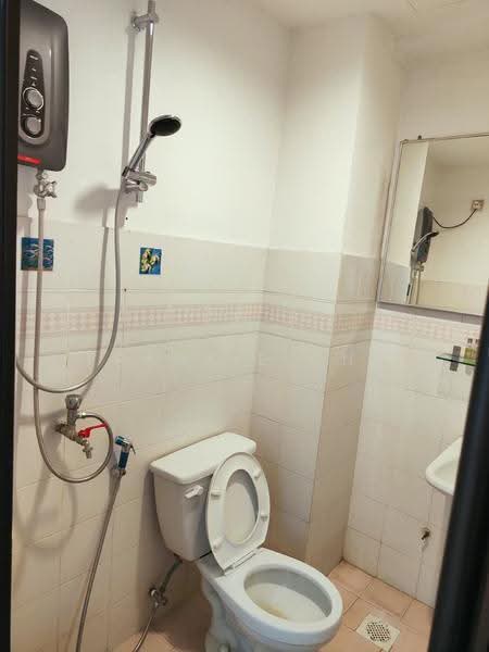 Kondominium untuk Dijual di Midah Ria Condominium - Frankie Ong - Bathroom - PropertyGuru.com.my