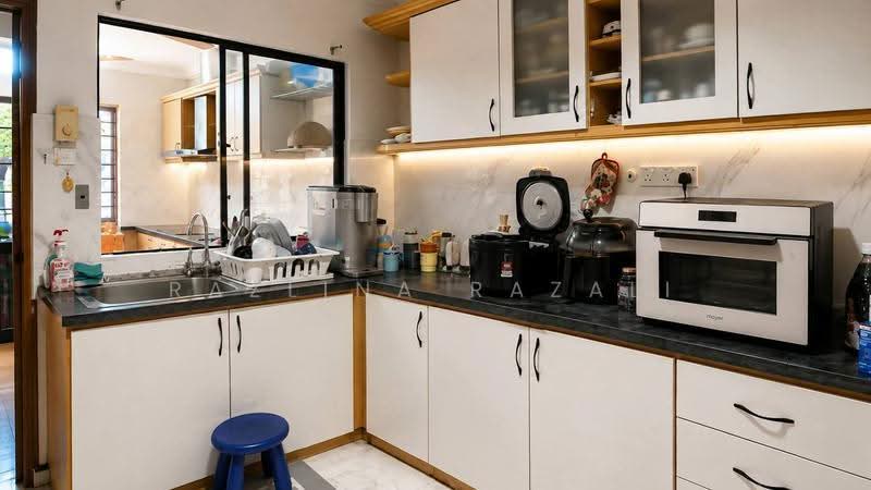 2-storey Terraced House for Rent in Taman Tun Dr Ismail (Kuala Lumpur) - Razlina Razali - Kitchen - PropertyGuru.com.my