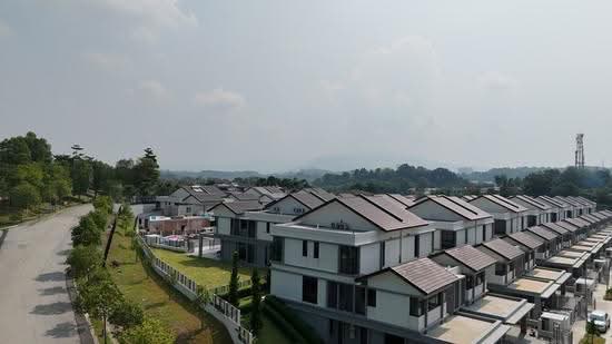 Rumah Berkembar untuk Dijual di Aman Putri (Sungai Buloh) - Jonathan Chai - PropertyGuru.com.my
