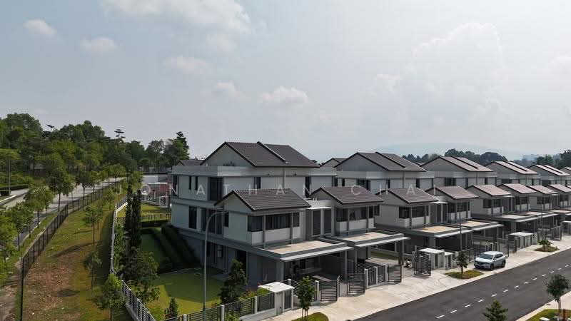 Rumah Berkembar untuk Dijual di Aman Putri (Sungai Buloh) - Jonathan Chai - Exterior - PropertyGuru.com.my