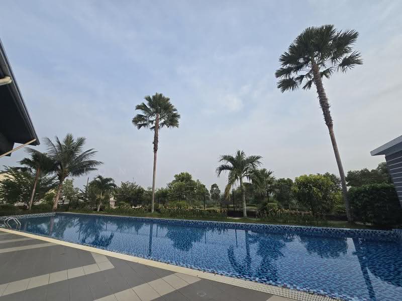 Rumah Berkembar untuk Dijual di Aman Putri (Sungai Buloh) - Jonathan Chai - Pool - PropertyGuru.com.my