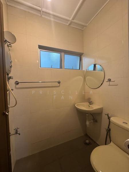 1-storey Terraced House for Rent in Bangsar Baru (Bangsar) - Priscilla Tan - Bathroom - PropertyGuru.com.my