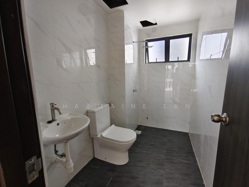Kondominium untuk Dijual di Mulberi - Charmaine Tan - Bathroom - PropertyGuru.com.my