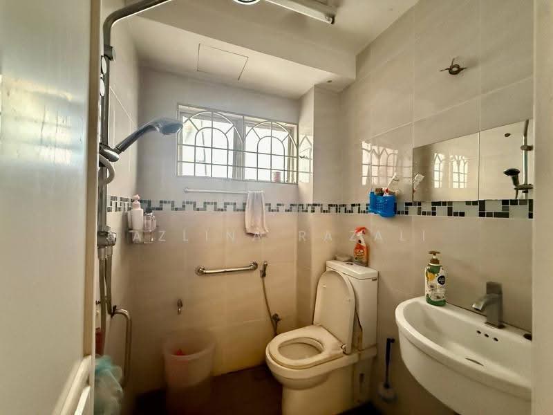 2-storey Terraced House for Sale in Taman Tun Dr Ismail (Kuala Lumpur) - Razlina Razali - Bathroom - PropertyGuru.com.my