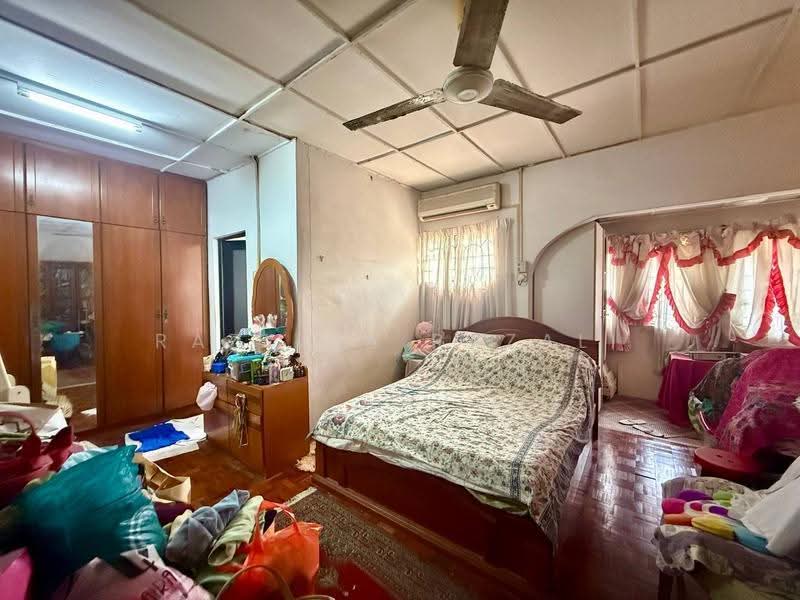 2-storey Terraced House for Sale in Taman Tun Dr Ismail (Kuala Lumpur) - Razlina Razali - Bedroom - PropertyGuru.com.my