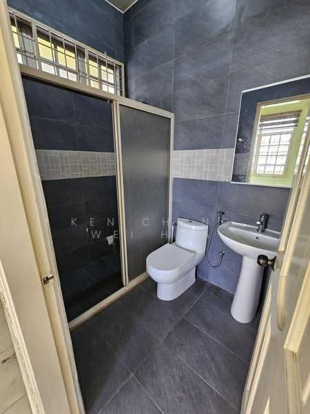 Rumah Berkembar untuk Dijual di Kota Kinabalu (Sabah) - KEN CHONG WEI HWA - Bathroom - PropertyGuru.com.my
