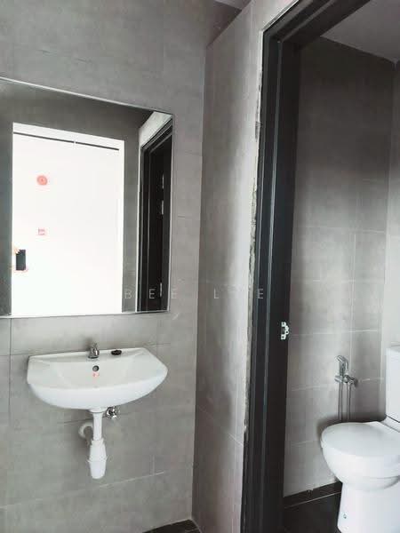Shop / Office for Sale in Seksyen U13 (Setia Alam) - Bee Lee - Bathroom - PropertyGuru.com.my