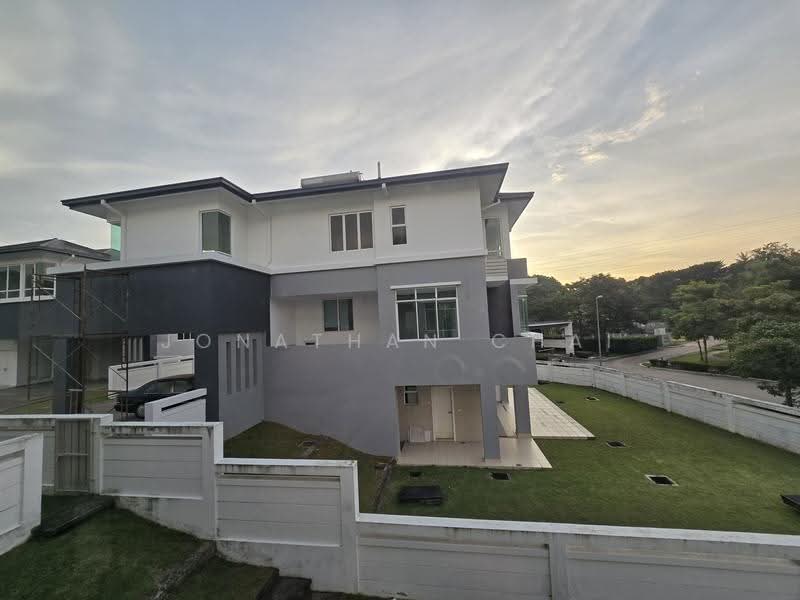 Bungalow House for Sale in Amverton Hills (Sungai Buloh) - Jonathan Chai - Exterior - PropertyGuru.com.my
