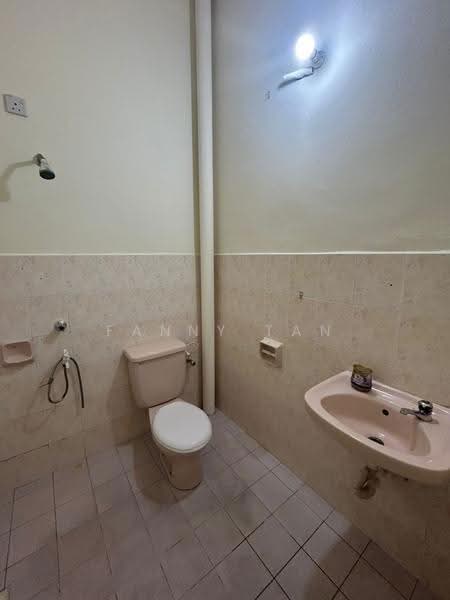 Residential Land for Rent in Ulu Tiram (Johor) - Fanny Tan - Bathroom - PropertyGuru.com.my
