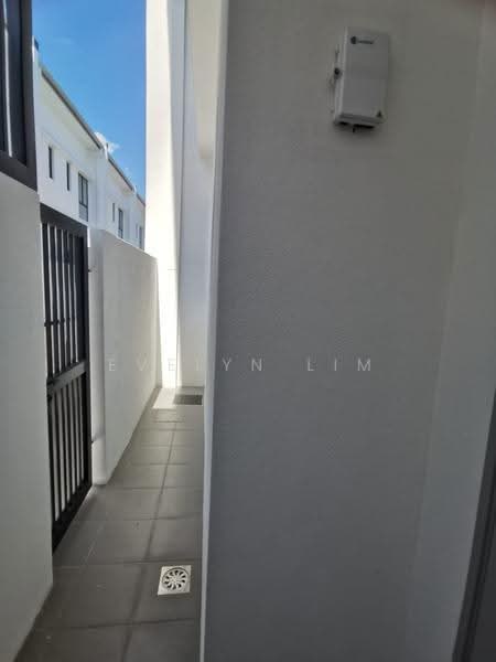 Rumah Teres 2-Tingkat untuk Dijual di Telok Panglima Garang (Selangor) - Evelyn Lim - PropertyGuru.com.my