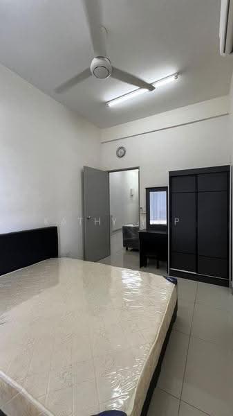 Kediaman Servis untuk Dijual di Ayuman Suites - Kathy Yap - Bedroom - PropertyGuru.com.my