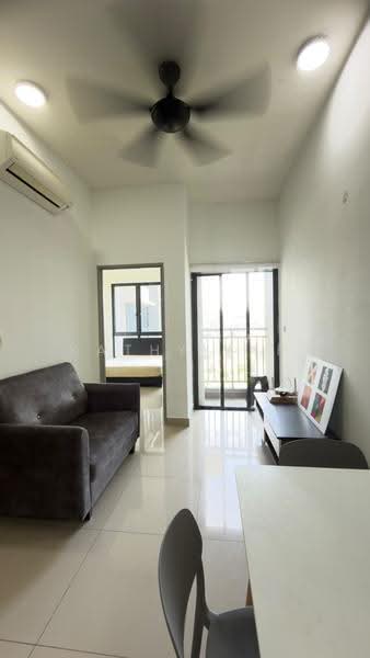 Kediaman Servis untuk Dijual di Ayuman Suites - Kathy Yap - Living Room - PropertyGuru.com.my