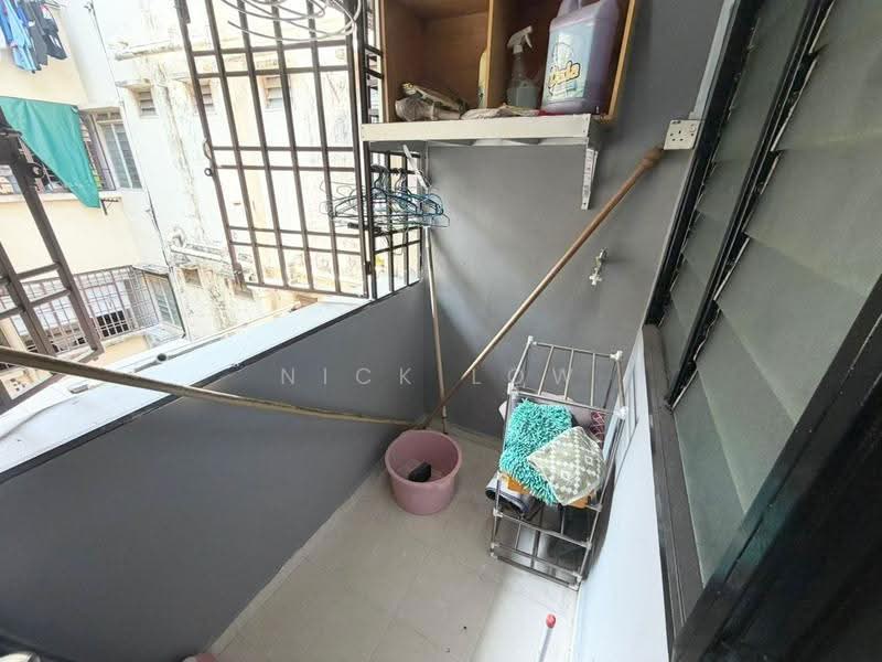 Rumah Flat untuk Disewa di Flat Bukit Indah - Nick Low - Balcony - PropertyGuru.com.my