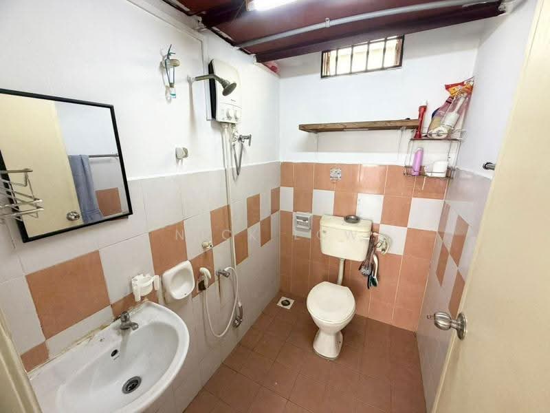 Rumah Flat untuk Disewa di Flat Bukit Indah - Nick Low - Bathroom - PropertyGuru.com.my