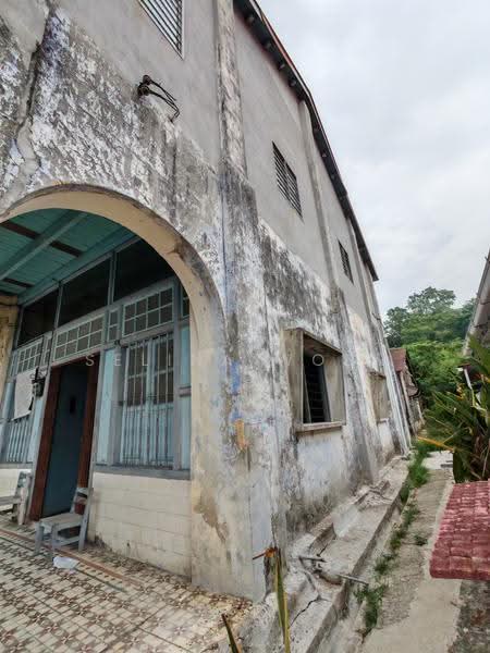Shop for Sale in Taman Lahat Indah (Lahat) - Selina Wong - Exterior - PropertyGuru.com.my