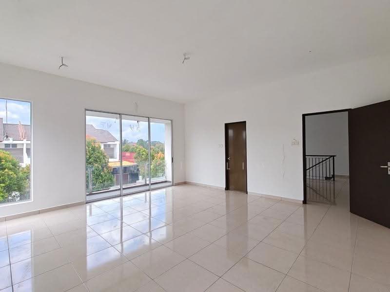 Semi-Detached House for Sale in Meru (Klang) - Alexis Lim - Living Room - PropertyGuru.com.my