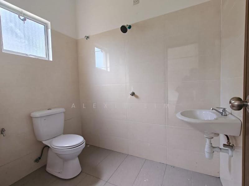Semi-Detached House for Sale in Meru (Klang) - Alexis Lim - Bathroom - PropertyGuru.com.my