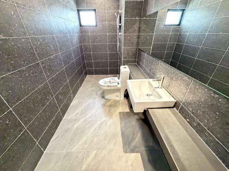 Rumah Teres 2-Tingkat untuk Dijual di Cyberjaya (Selangor) - Yantie Qaleesya - Bathroom - PropertyGuru.com.my
