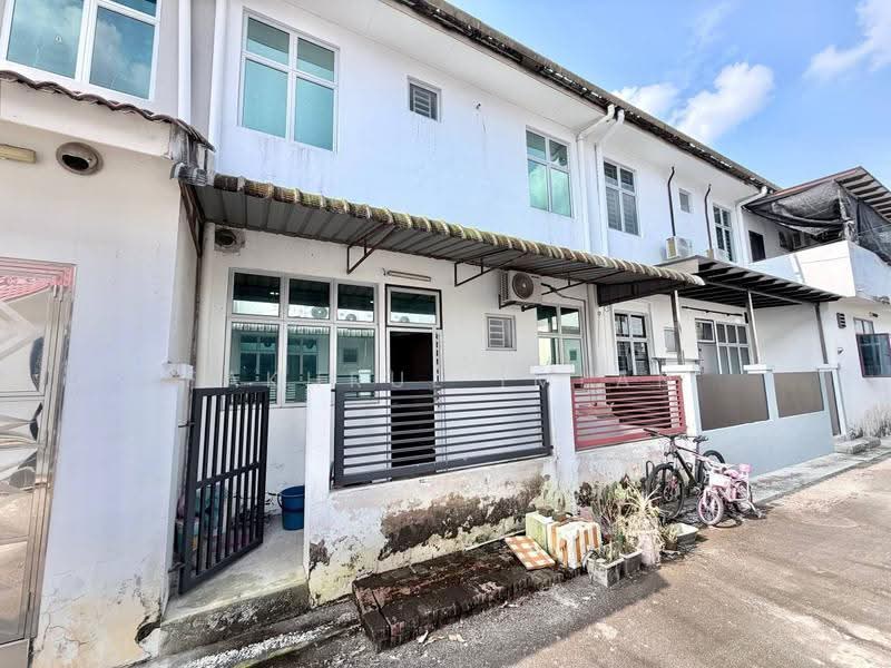 Rumah Teres 2-Tingkat untuk Dijual di Taman Pulai Hijauan (Skudai) - Fakhrul Imlan - Exterior - PropertyGuru.com.my