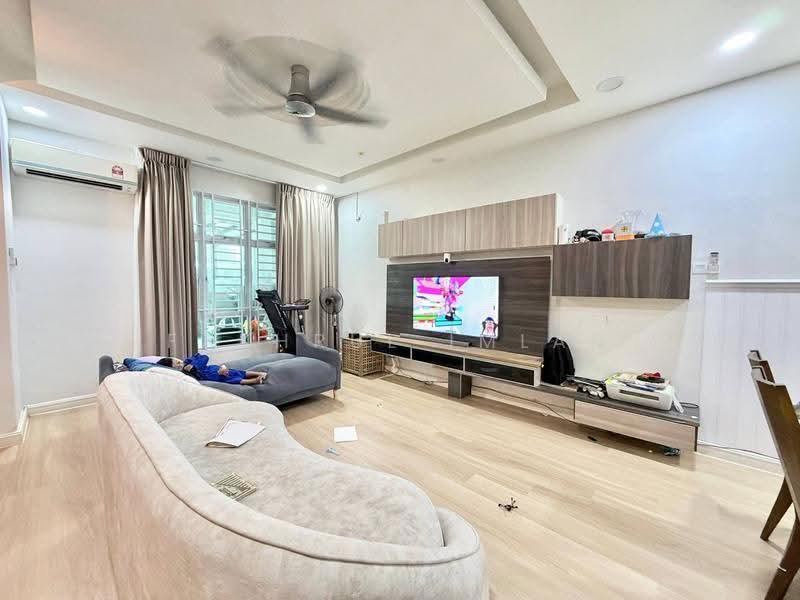 Rumah Teres 2-Tingkat untuk Dijual di Taman Pulai Hijauan (Skudai) - Fakhrul Imlan - Living Room - PropertyGuru.com.my