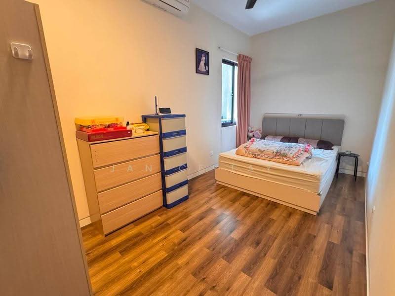 Kediaman Servis untuk Dijual di Elemen Utara KK - Janice Tay - Bedroom - PropertyGuru.com.my