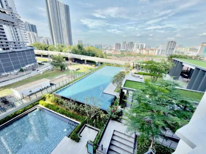 Kediaman Servis untuk Disewa di Quinn Residence - Bryan . - Pool - PropertyGuru.com.my