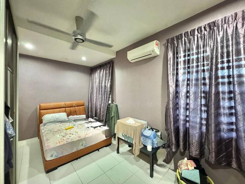 Cluster House for Sale in Taman Scientex Pasir Gudang (Pasir Gudang) - Fakhrul Imlan - Bedroom - PropertyGuru.com.my