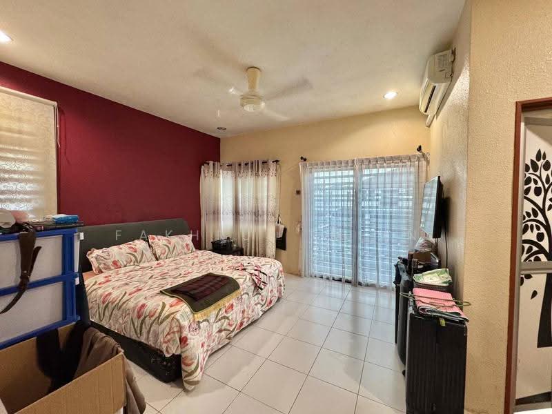 Cluster House for Sale in Taman Scientex Pasir Gudang (Pasir Gudang) - Fakhrul Imlan - Bedroom - PropertyGuru.com.my