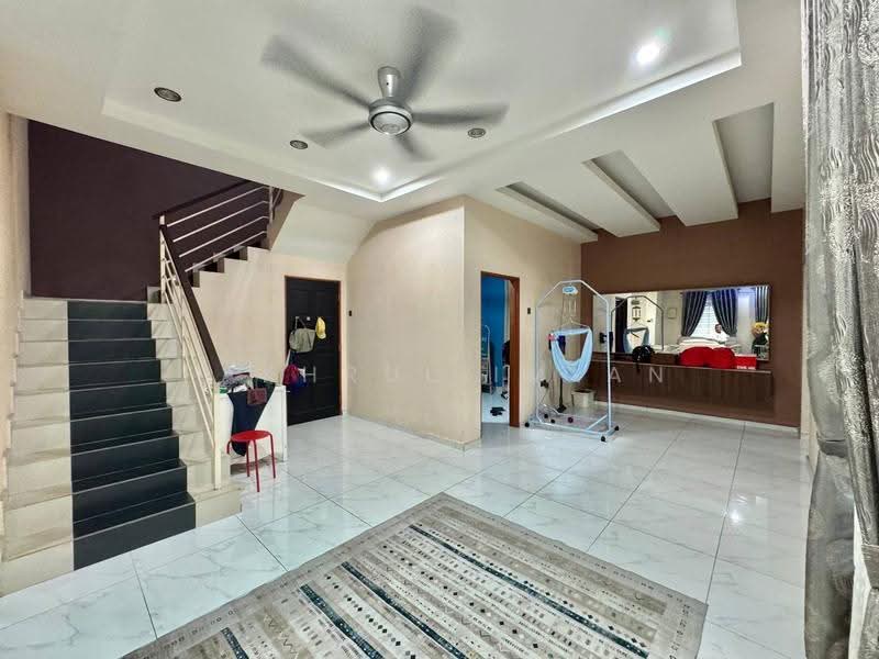 Cluster House for Sale in Taman Scientex Pasir Gudang (Pasir Gudang) - Fakhrul Imlan - Living Room - PropertyGuru.com.my