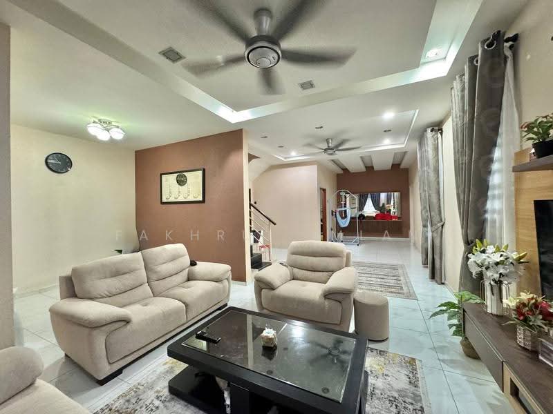 Cluster House for Sale in Taman Scientex Pasir Gudang (Pasir Gudang) - Fakhrul Imlan - Living Room - PropertyGuru.com.my