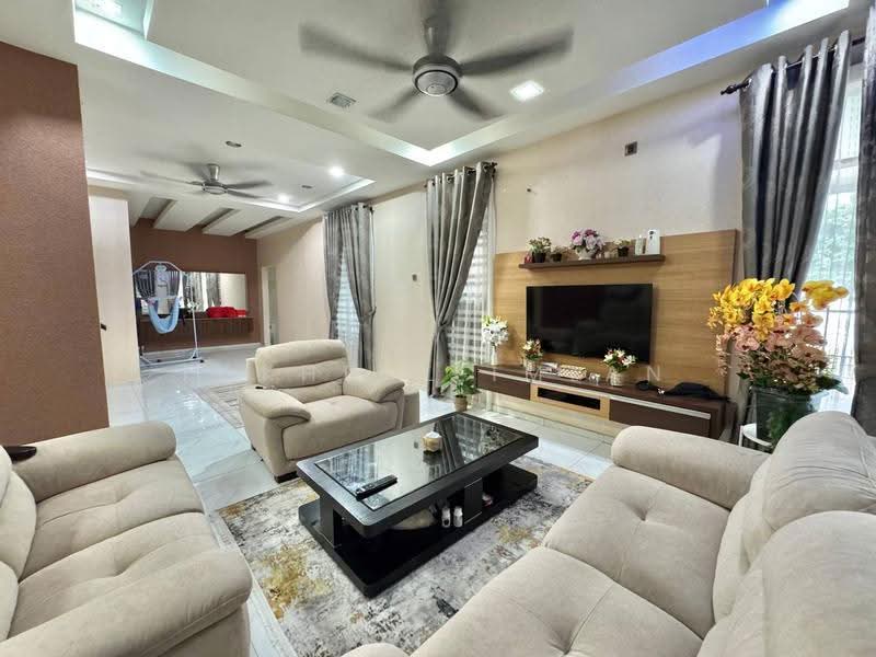 Cluster House for Sale in Taman Scientex Pasir Gudang (Pasir Gudang) - Fakhrul Imlan - Living Room - PropertyGuru.com.my