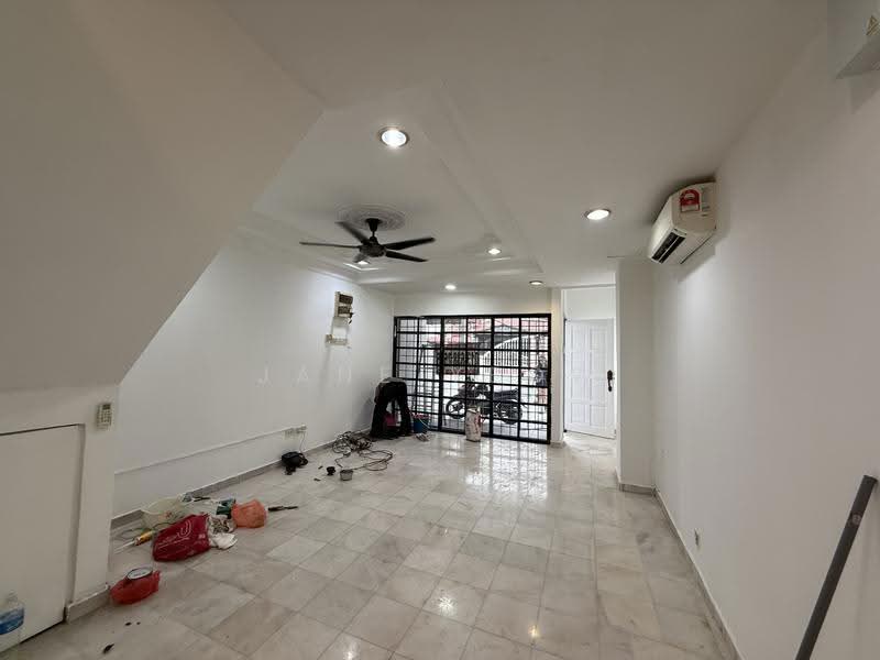 Rumah Teres 2-Tingkat untuk Dijual di Batu Caves (Kuala Lumpur) - Jane Yeow - Living Room - PropertyGuru.com.my