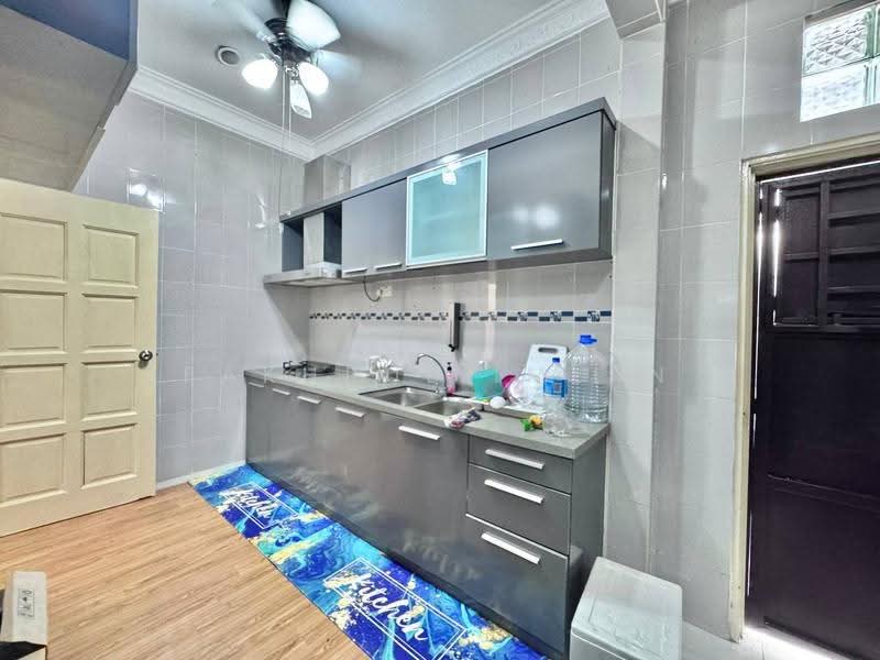 1-storey Terraced House for Sale in Taman Daya (Johor Bahru) - Fakhrul Imlan - Kitchen - PropertyGuru.com.my