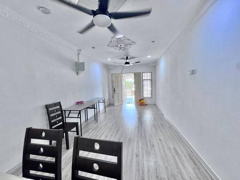 1-storey Terraced House for Sale in Taman Daya (Johor Bahru) - Fakhrul Imlan - Living Room - PropertyGuru.com.my