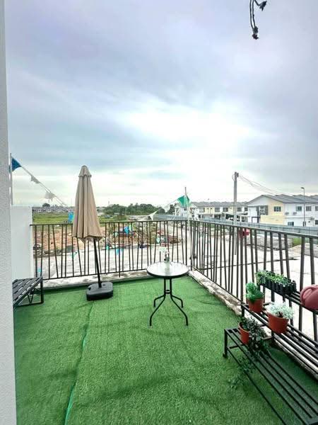 Townhouse for Sale in Sepang (Selangor) - Yantie Qaleesya - Balcony - PropertyGuru.com.my
