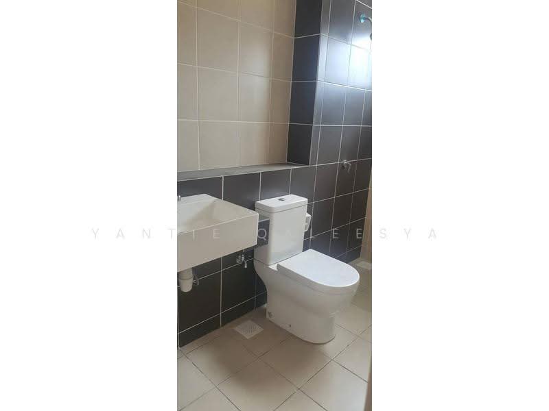 2-storey Terraced House for Sale in Senawang (Negeri Sembilan) - Yantie Qaleesya - Bathroom - PropertyGuru.com.my