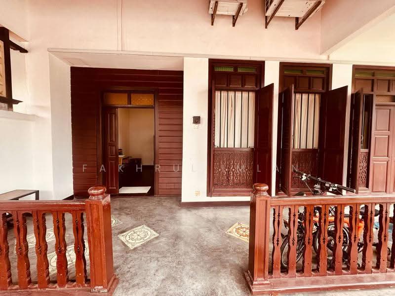 Semi-Detached House for Sale in Bandar Dato Onn (Tebrau) - Fakhrul Imlan - Entrance - PropertyGuru.com.my