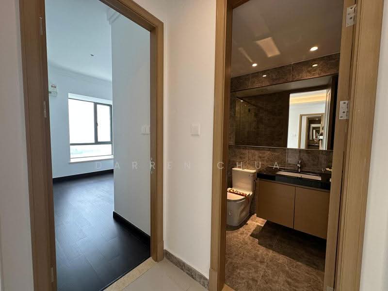 Kondominium untuk Dijual di R&F Princess Cove Phase 2-Seine Region - Darren Chua - Bathroom - PropertyGuru.com.my