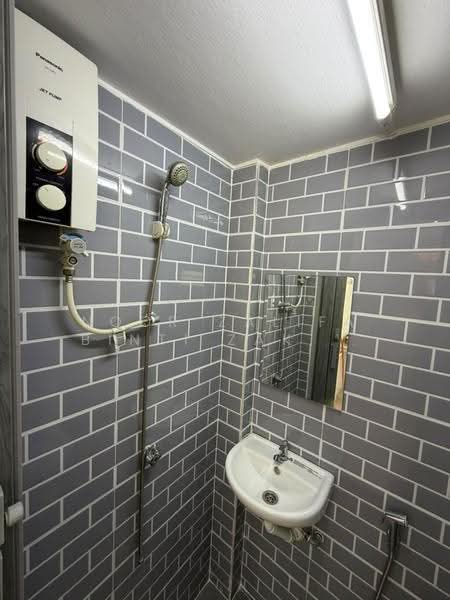 Apartment for Sale at Iris Apartment - Noor Zalifa Binti Zakaria - Bathroom - PropertyGuru.com.my