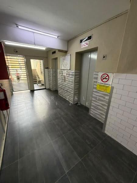 Apartment for Sale at Iris Apartment - Noor Zalifa Binti Zakaria - Corridor - PropertyGuru.com.my