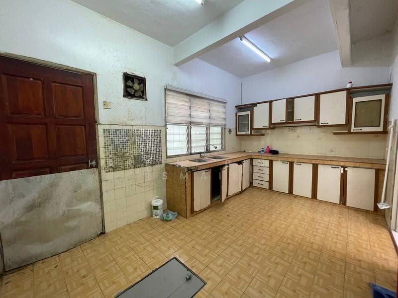 2-storey Terraced House for Sale in Taman Kosas (Ampang) - Hartini Binti Ismail - Kitchen - PropertyGuru.com.my