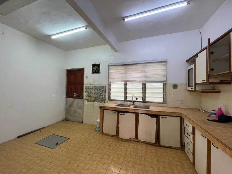 2-storey Terraced House for Sale in Taman Kosas (Ampang) - Hartini Binti Ismail - Kitchen - PropertyGuru.com.my
