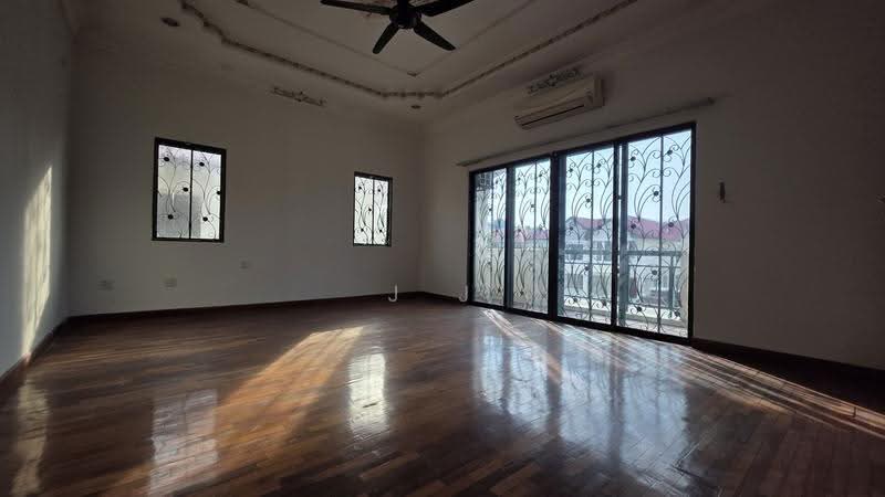 Bungalow House untuk Dijual di Kota Kemuning (Shah Alam) - J J - Living Room - PropertyGuru.com.my