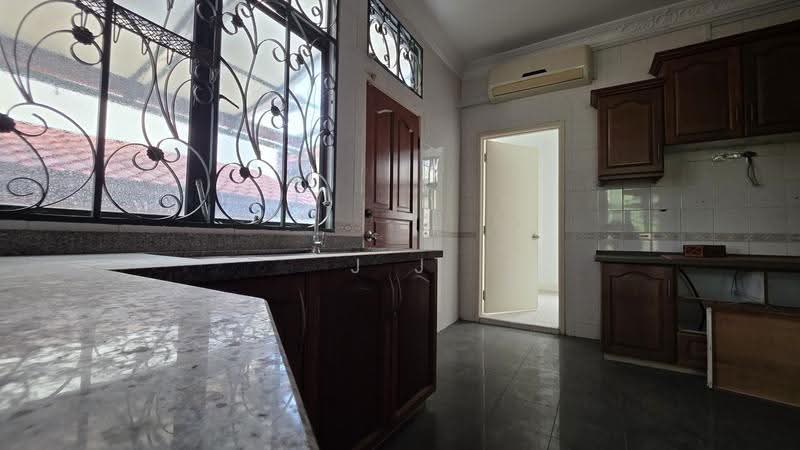 Bungalow House untuk Dijual di Kota Kemuning (Shah Alam) - J J - Kitchen - PropertyGuru.com.my